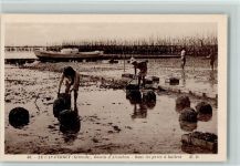 Lege-Cap-Ferret Bassin d`Arcachon . Dans les parcs a huitres - Muschel sammeln Angeln