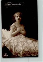 Serie 4865-66 - Mädchen unter einer Spitzendecke AK Fotoverlag Foto AK