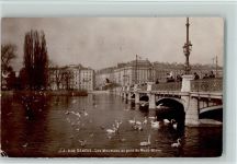 Genève Genf Les Mouelles au pont du Mont-Blanc Schwäne und Möven Brücke
