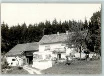 94505 W8351 Edenstetten FOTO KEINE AK Bauernhaus Wäscheleine Terrasse Ort handschriftlich