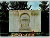 Bastogne - Soldat in Setin gemeisselt