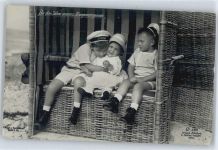 und seine Brüder in Strandkorb Adel Prinz Wilhelm