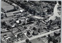 24848 W2382 Kropp b Schleswig - Fliegeraufnahme Haus Baum Straße Kirche