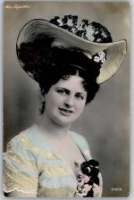 Lajeska, Mia , Hutmode Theaterschauspieler