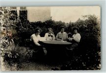 Frauenrunde im Garten 1915 Foto AK Buch lesen