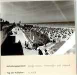 26486 W2946 Wangerooge , Nordseebad FOTO KEINE AK Promenade und Strand Foto montiert auf Karton