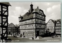 34212 W3508 Melsungen - Rathaus mit Marktplatz Rückseite mit Abschürfungen bzw Kleberesten