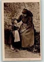 Großmutter und Enkelkind AK Mütterfürsorge 1917