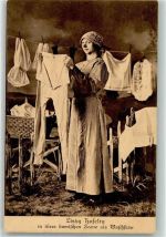 Lissy Hofelty in ihrer komischen Scene als Waschfrau Variete Theaterschauspieler