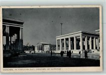 W8000 München Königl. Platz, Ehrentempel mit Glyptothek AK Flecken Stadt mit Hakenkreuz