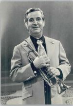 Fredy Brock mit Trompete Blasinstrument