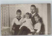 Prinz Oskar mit seinen drei Kindern , Nr. 7949 Liersch Adel Prinz Oskar