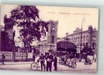 04103 O7000 Leipzig Fotomontage AK Leipzig- Magdeburger- und Dresdner Bahnhof Kutsche Fahrradfahrer Ort lt. Stempel