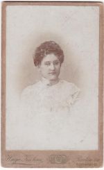W1000 Kreuzberg Fotograf Atelier Hugo Kühne Adalbertstraße 67 CDV FOTO KEINE AK