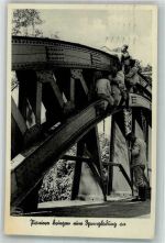 Sprengladung an einer Brücke anbringen Pioniere WK II 1938