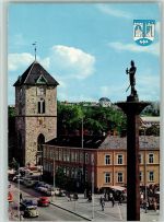 Trondheim Trondhjem Foto AK Denkmal olav Trygvasson Var Frue Kirche Auto VW Käfer Marktszene