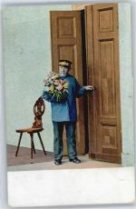 mit Blumen Postbote