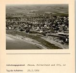 25761 W2242 Büsum FOTO KEINE AK Luftaufnahme Korbstrand und Ort Foto montiert auf Karton