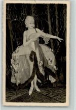 Frauenschönheit mit Fächer Zirkus 1929 Foto AK