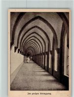 Im großen Kreuzgang Nonne Kloster