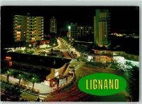33054 Lignano Pineta - Nachtaufnahme der Stadtmitte