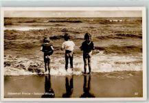 18375 O2383 Ostseebad Prerow 1938 Foto AK Kinderam Strand zeigen ihren Po Saisoneröffnung AK