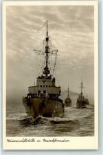 Minensuchflottilie in Marschformation Feldpostnummer 76070 Marine WK II
