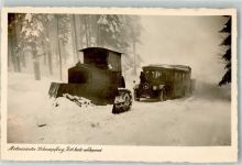 Winter Motorisierter Schneepflug Post-Auto schleppend Postbus Gebrauchsspuren