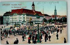 01067 O8000 Dresden 1910 - Neustädter Markt Die Wachparade kommt Reiterdenkmal