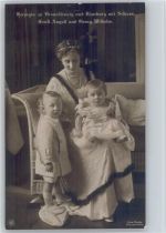 Herzogin zu Braunschweig mit Kindern NPG Adel