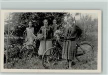 Frauen Blumen Fahrrad Privatfoto AK
