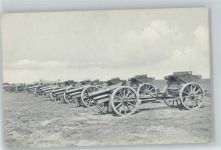 WK I Geschütz Wagen in einer langen Reihe Militärtechnik