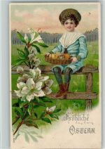 Junge hat einen Korb mit Ostereier, Golddruck AK Osterei 1906 Prägedruck