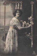 AK von 1910 mit montierten Glitzerbordenapplikationen Glamour