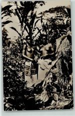 Frauen vor ihrer Hütte Afrikan. Volkstyp Privatfoto AK