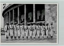 Ungarische Leichathletinnen im Kostüm und Hut Olympiade 1936 Sammelbild Band II Gruppe 58 Olympiade 1936