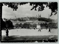 69000 Lyon - Place Bellecour et Colline