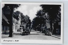 19288 O2800 Ludwigslust , Meckl - Straße Auto Baum Fußgänger