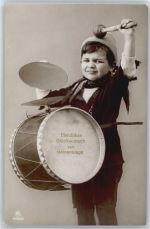 Junge als Trommler , Namenstag Musikinstrument