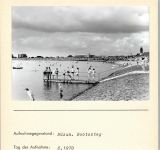 25761 W2242 Büsum FOTO KEINE AK Bootssteg Foto montiert auf Karton