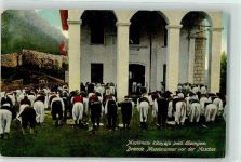 Betende Muselmänner vor der Moschee Trachten Bosnien-Herzegowina