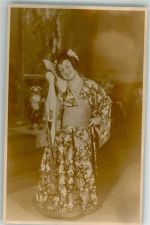 Mann als Geisha Foto AK Transvestit Gebrauchsspuren
