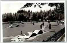 78126 W7744 Königsfeld im Schwarzwald FOTO KEINE AK Minigolf Ort handschriftlich