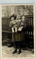 Mädchen mit zwei Puppen im Arm Puppe Privatfoto AK