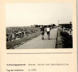 25761 W2242 Büsum FOTO KEINE AK Deich und Musikpavillon Foto montiert auf Karton