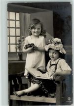 Kind Buch lesen 1909 Foto AK