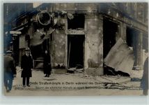 10115 O1020 Friedrichshain Foto AK Revolution Straßenkämpfe 1919 Zerstörtes Goldwarengeschäft