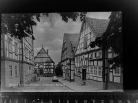 34454 W3548 Mengeringhausen GLASNEGATIV Hinter dem Rathaus