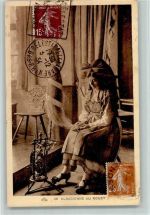 Spinnerin am Spinnrad - Tracht aus Alsacienne AK Spinnerei 1934