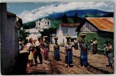 Guatemala-Stadt - Tracht Wasserträgerinnen